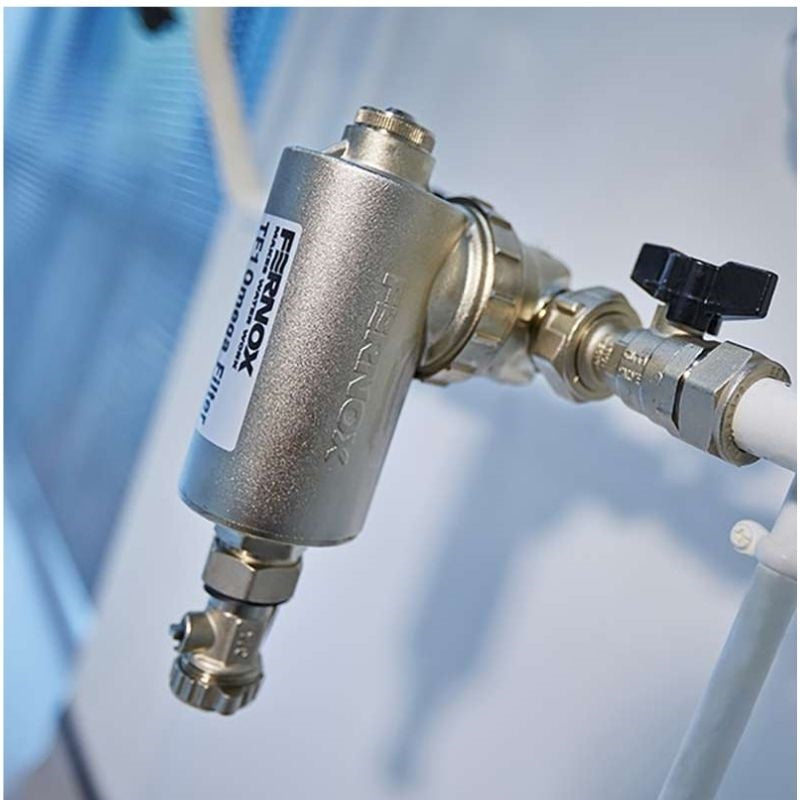 Fernox TF1 Omega Filter mágneses iszapleválasztó 22mm