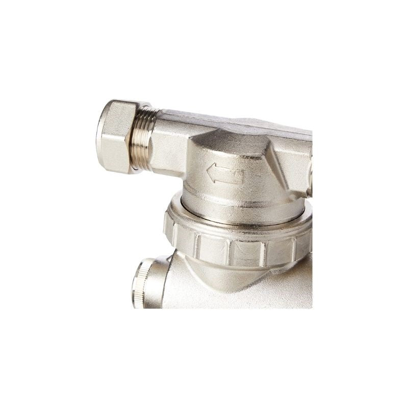 Fernox TF1 Omega Filter mágneses iszapleválasztó 22mm