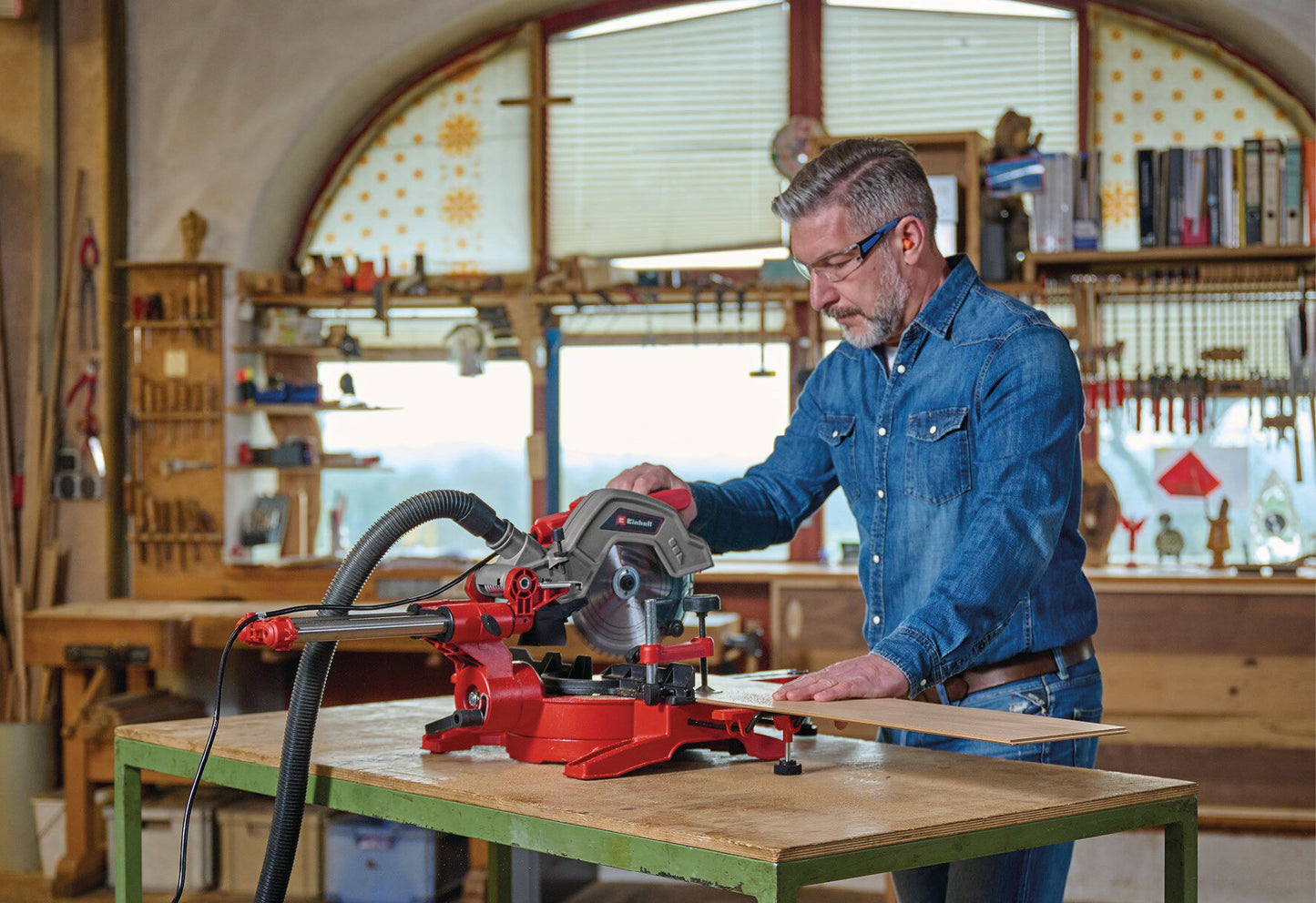 Einhell TC-SM 216 | Húzó-, -fejező- és gérvágó fűrész