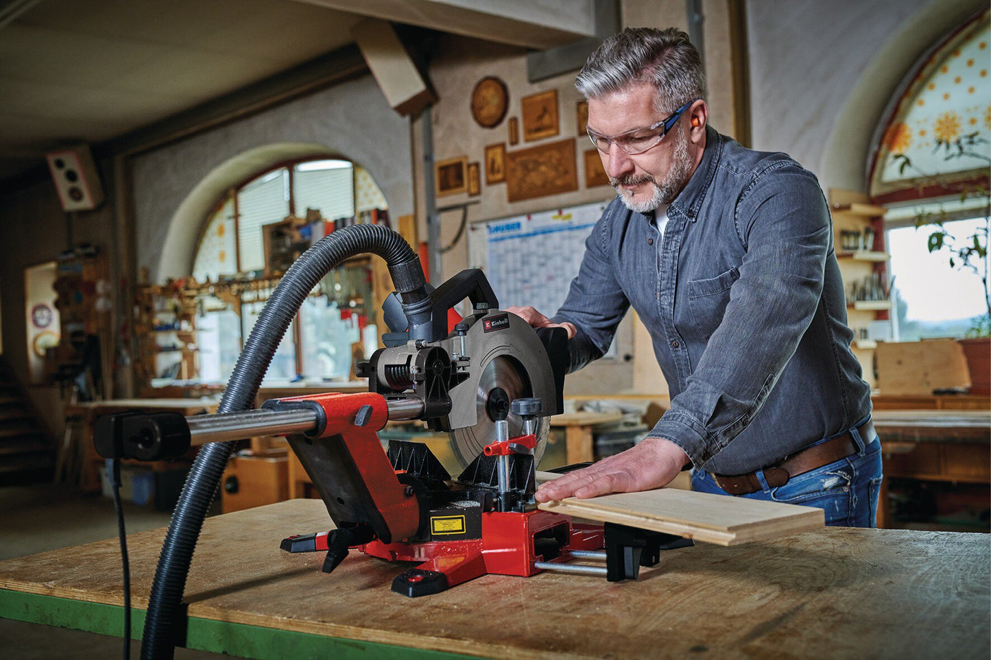 Einhell TE-SM 2534 Dual | Húzó-, -fejező- és gérvágó fűrész
