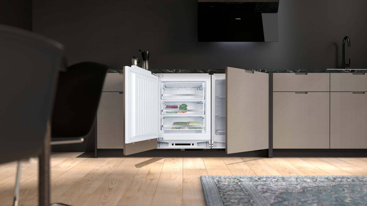 NODOR - Beépíthető fagyasztószekrény NorFrost ICE-82 BI + Ajándék Hűtőtáska