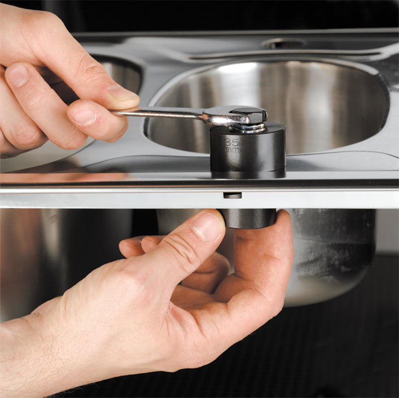 Csavaros lemezlyukasztó golyóscsapággyal