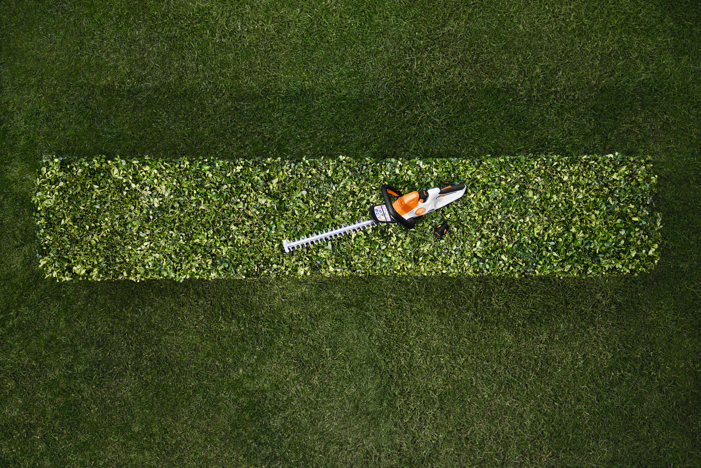 Stihl HSA 40 (2xAS 2 típusú akkuval és 1xAL 1 típusú töltővel) - Sövénynyírók / sövényvágók