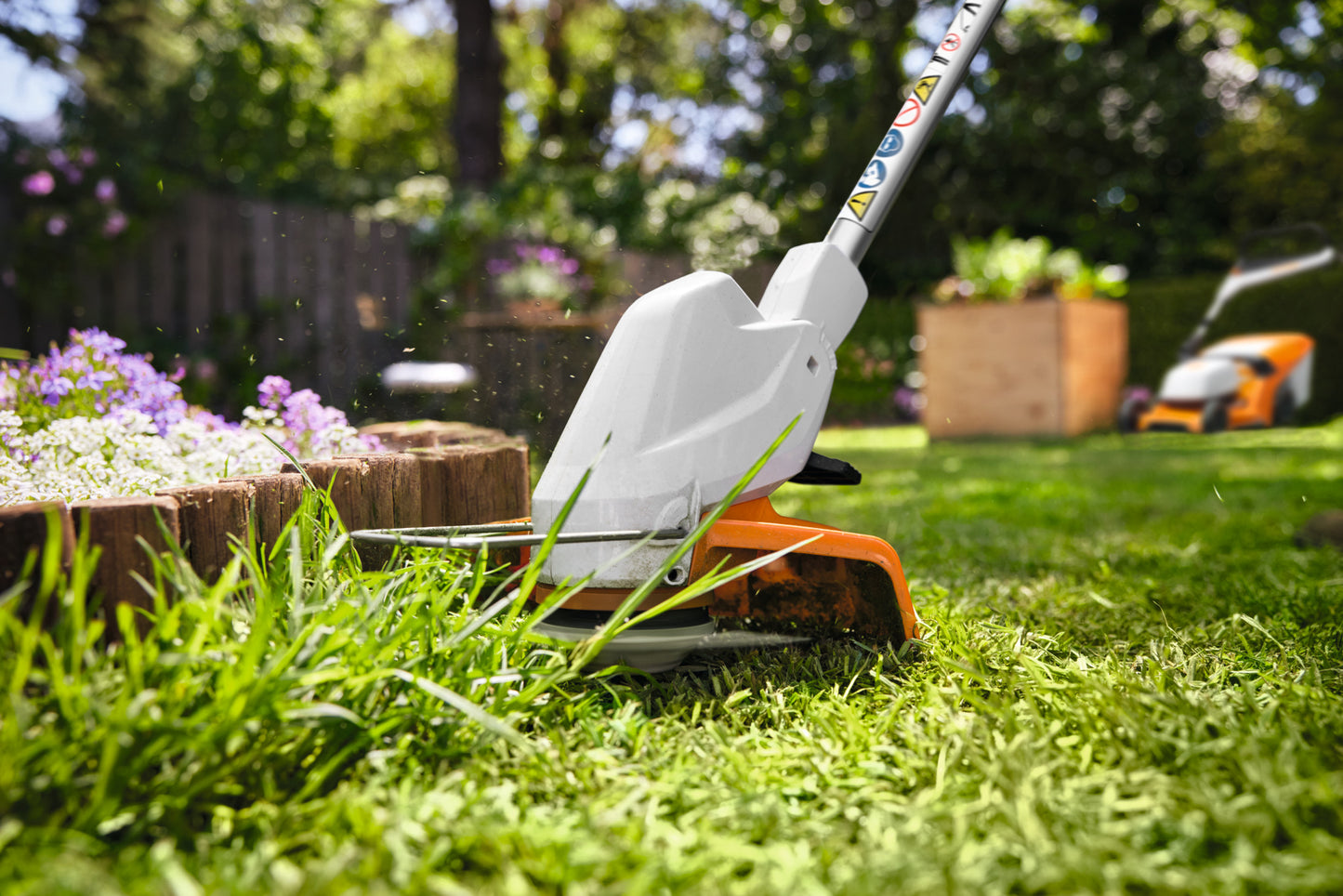 Stihl FSA 30 (1 db AS 2 típusú akkuval és 1 db AL 1 típusú töltővel) - Szegélynyírók / Motoros kaszák