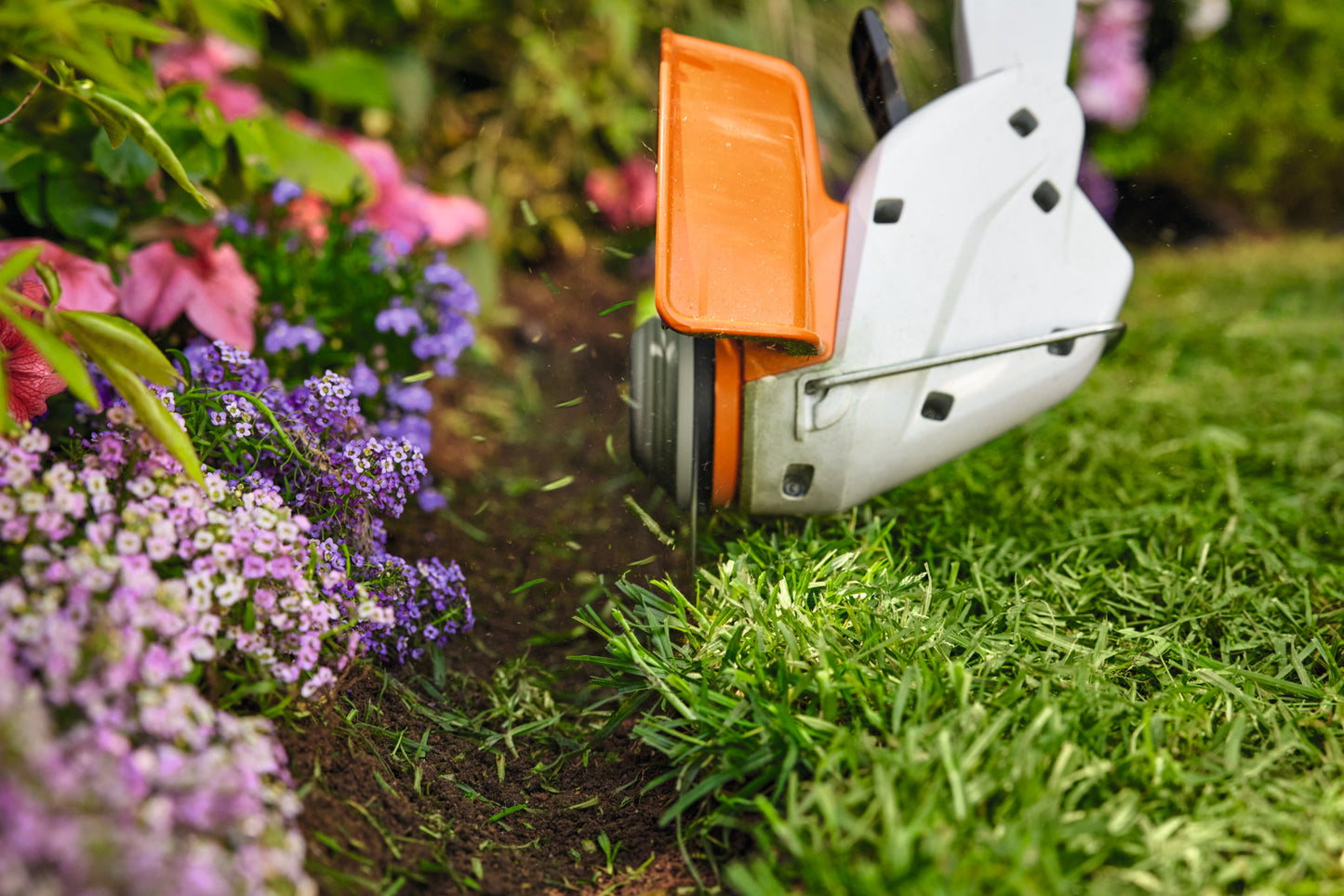 Stihl FSA 30 (1 db AS 2 típusú akkuval és 1 db AL 1 típusú töltővel) - Szegélynyírók / Motoros kaszák