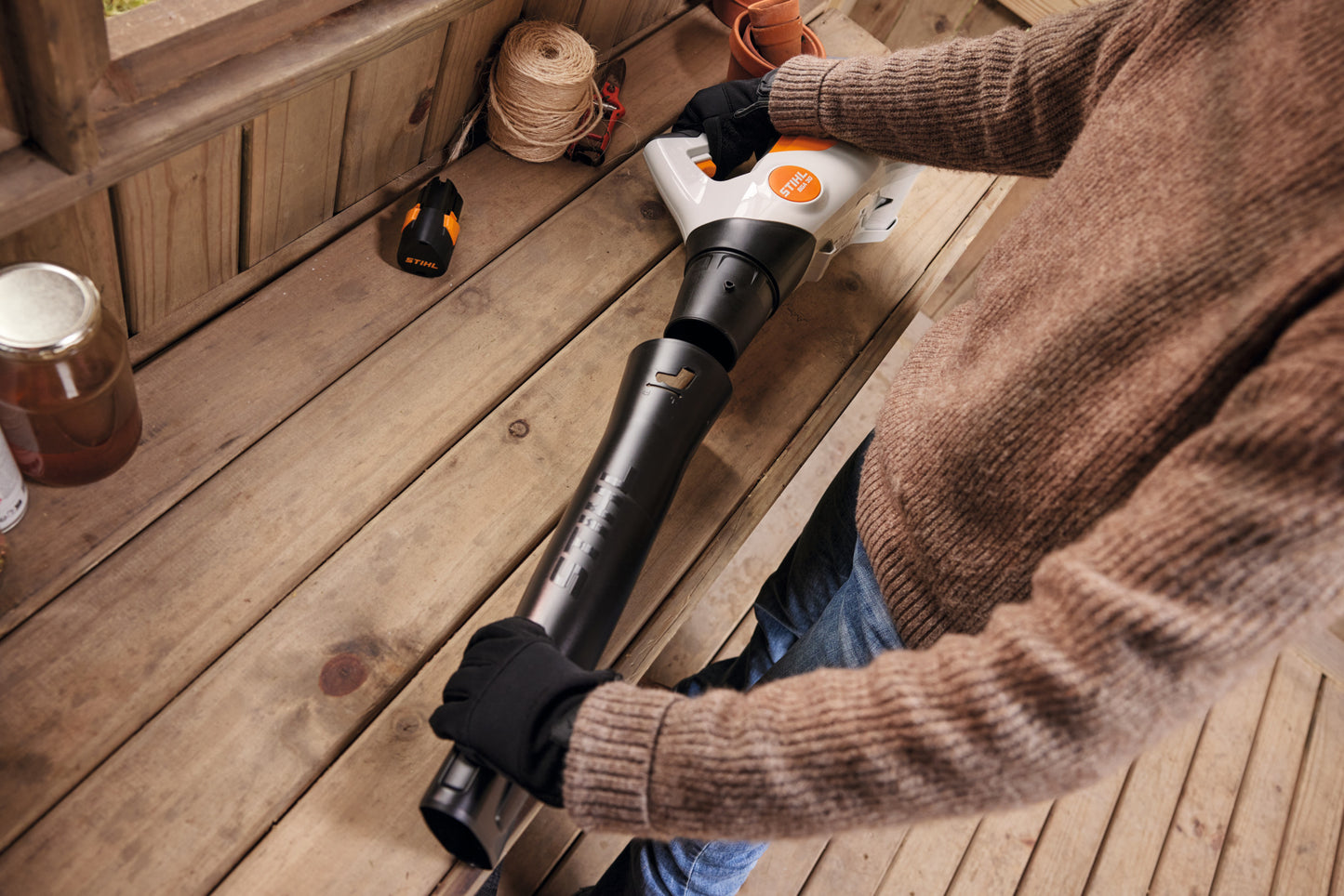 Stihl BGA 30 (2 db AS 2 típusú akkuval és 1 db AL 1 típusú töltővel) - Fúvógép / Lombszívó