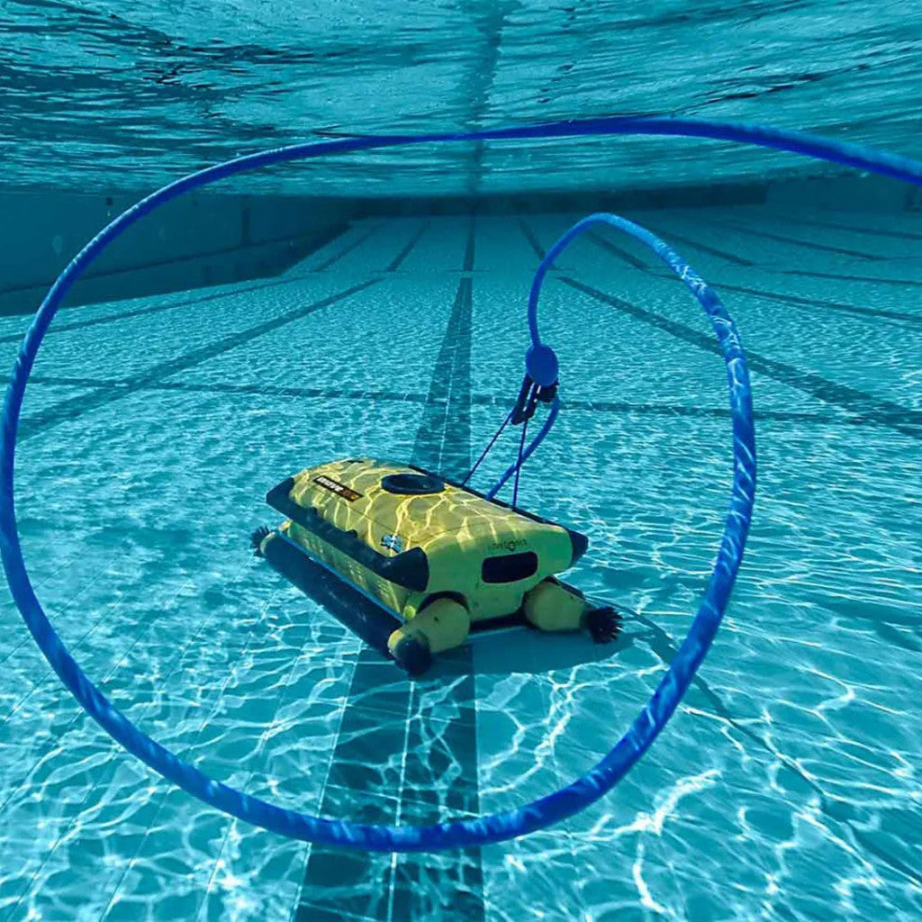 Medencetisztító robot, Dolphin Wave 300XL, padlótisztítás, MMI vezérlés, háromszintű zsákos szűrőrendszer, 1–8 órás ciklusidő, nagy teljesítményű közületi kivitel, Caddy tartozékkal