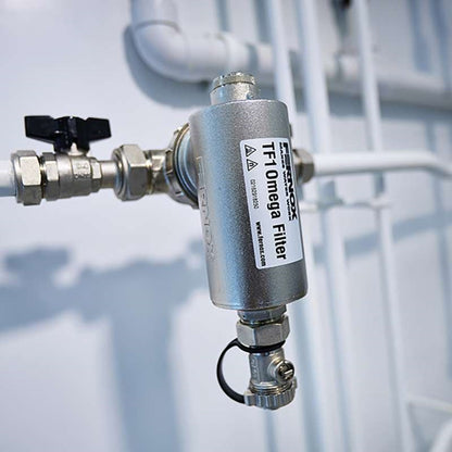 Fernox TF1 Omega Filter mágneses iszapleválasztó 6/4"