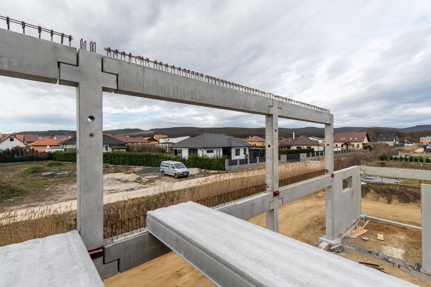 Leier csarnokváz szerkezetek