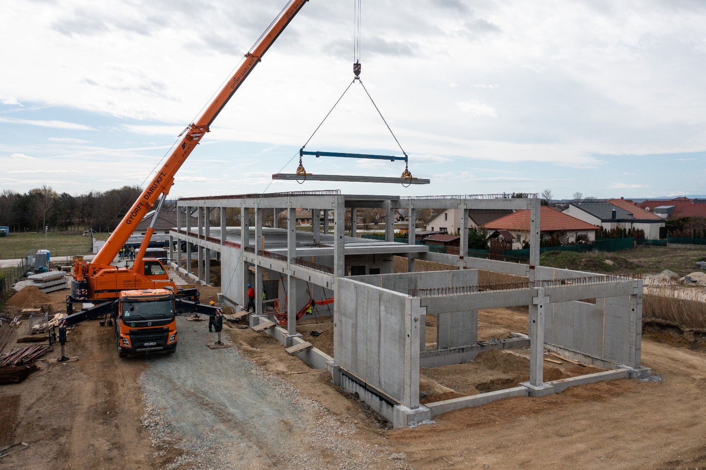 Leier csarnokváz szerkezetek