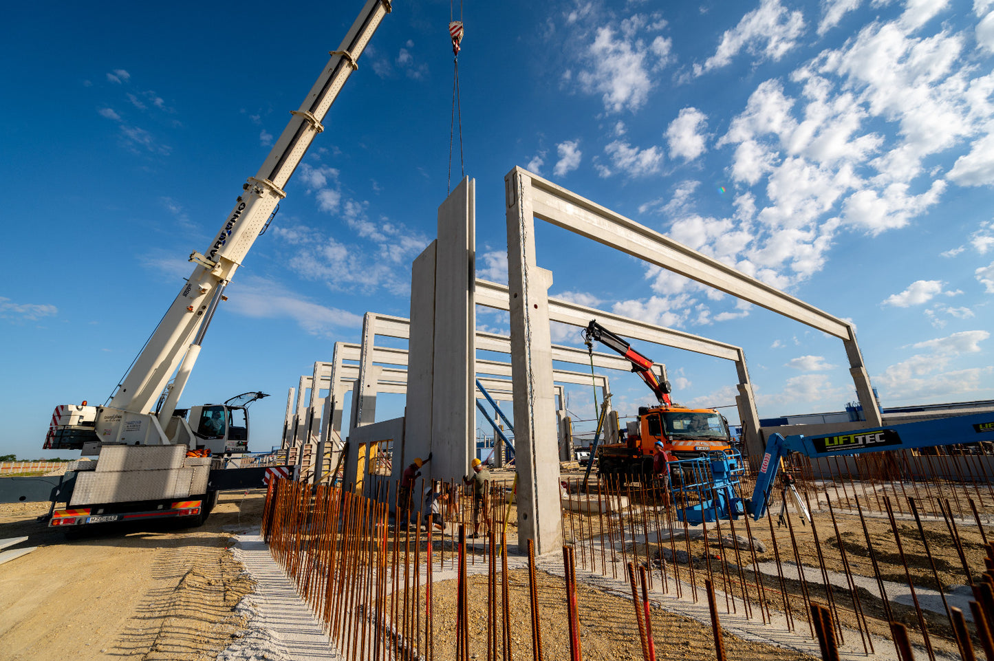 Leier csarnokváz szerkezetek