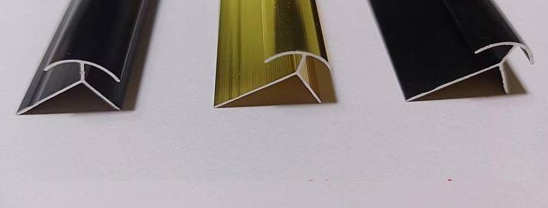 Sarokelem ezüst - 2500 mm alumínium